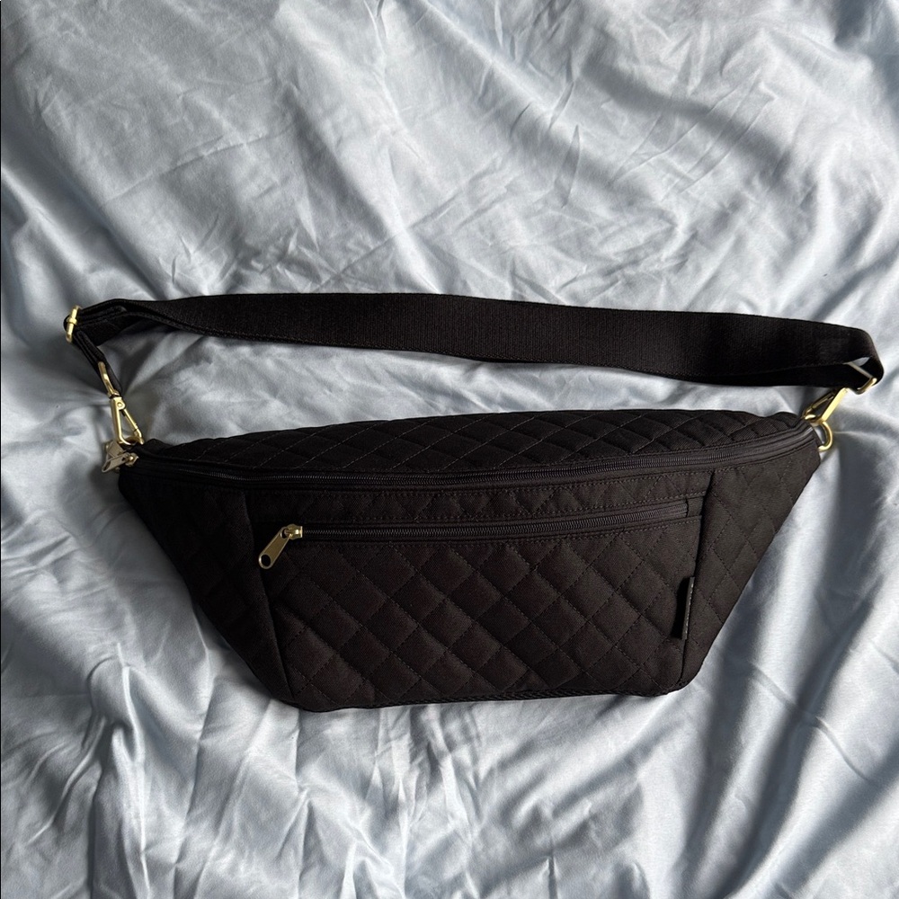 Canvelle quilted black oversized Fanny